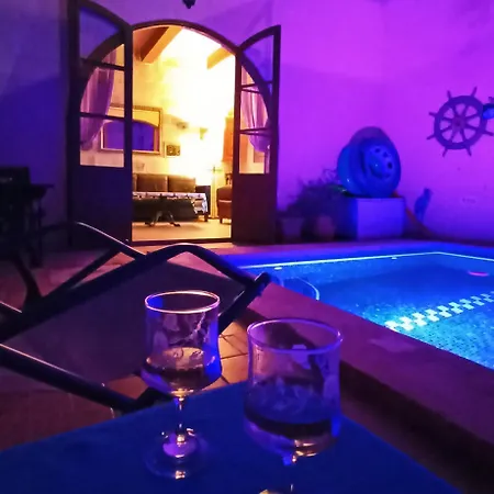 Arthome - Guest Apartament *